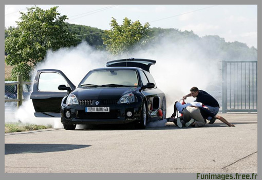 burnout burn out feu voiture incendie freins brulent clio tuning funimages images fun insolite